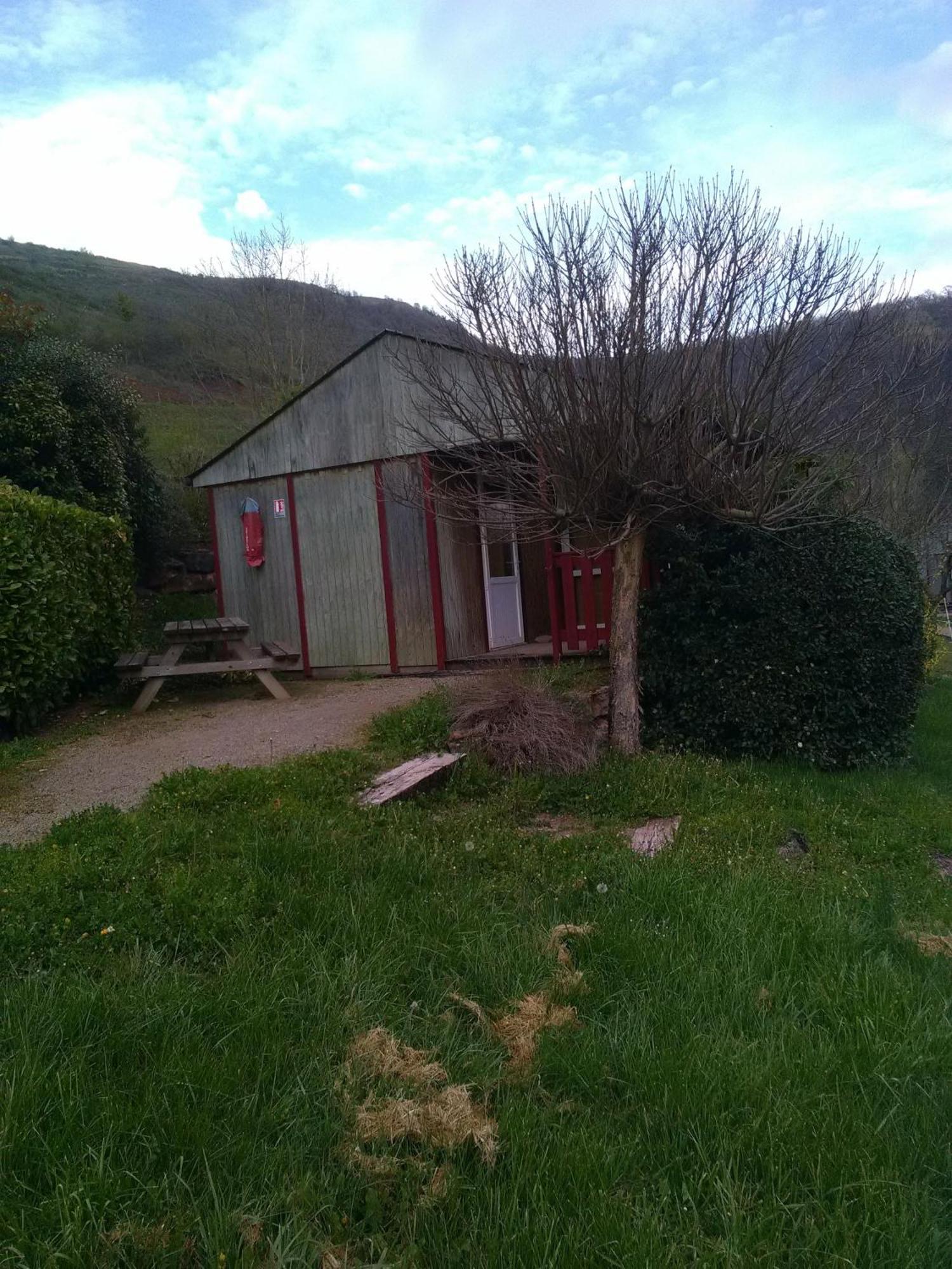 La Fregiere Chalets Clairvaux-d'Aveyron Exterior foto