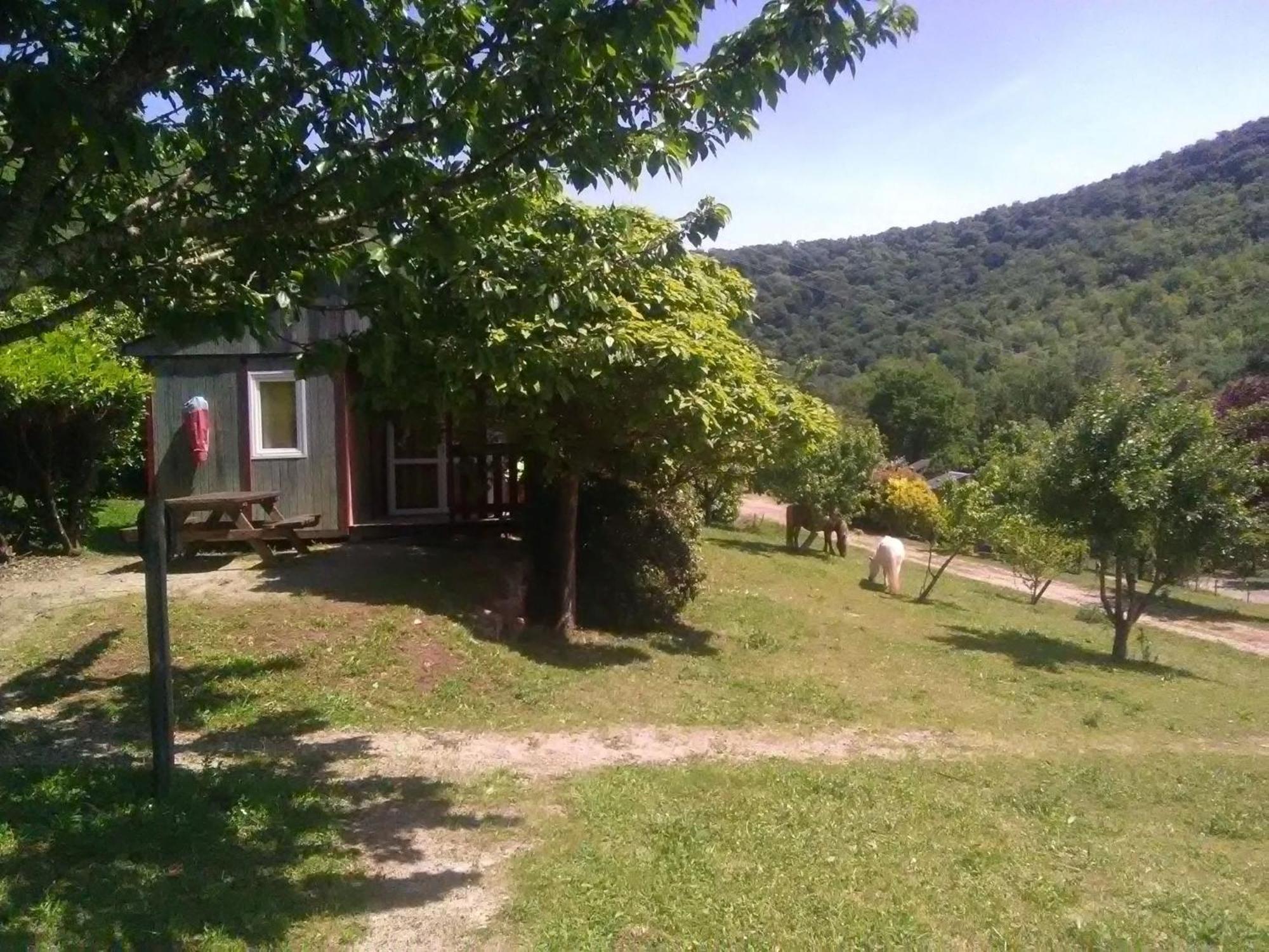 La Fregiere Chalets Clairvaux-d'Aveyron Exterior foto